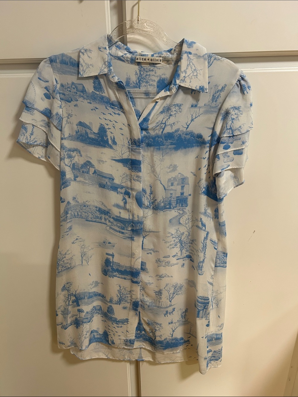 Alice + Olivia Blue and White Paris French Toile Print Short Sleeve Dress